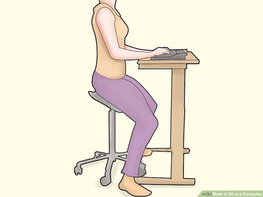 posisi keyboard dekat dengan tubuh